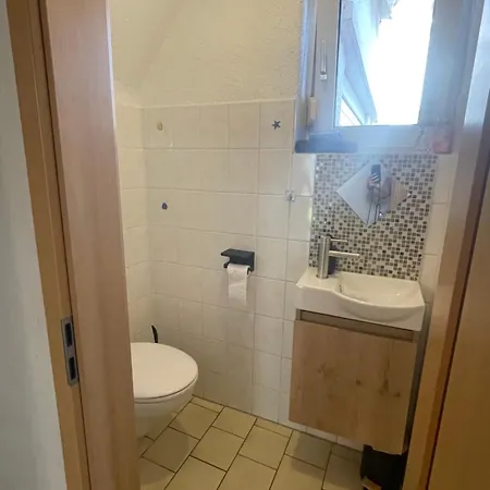 Schoenes Ferienhaus&monteurzimmer Direkt In Lich, Ruhige&zentrale Lage Casa de Férias Lich