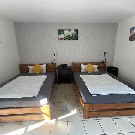 Schoenes Ferienhaus&monteurzimmer Direkt In Lich, Ruhige&zentrale Lage *