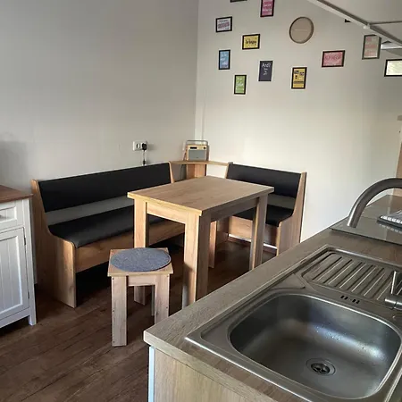 Casa de Férias Schoenes Ferienhaus&monteurzimmer Direkt In Lich, Ruhige&zentrale Lage